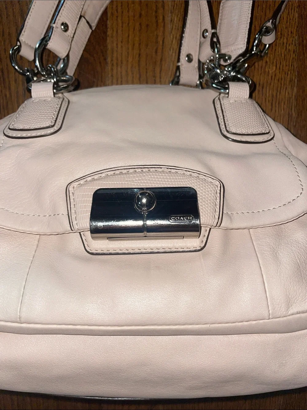 Coach great beige